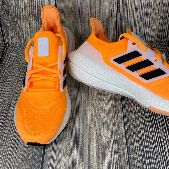 Adidas UltraBoost 22 Flash Orange/Core Black/Cloud White Mens HR1029 - Picture 6 of 8